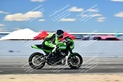 media/Mar-25-2024-Moto Forza (Mon) [[8d4319bd68]]/4-Novice Group/Session 4 Front Straight Speed Pans/